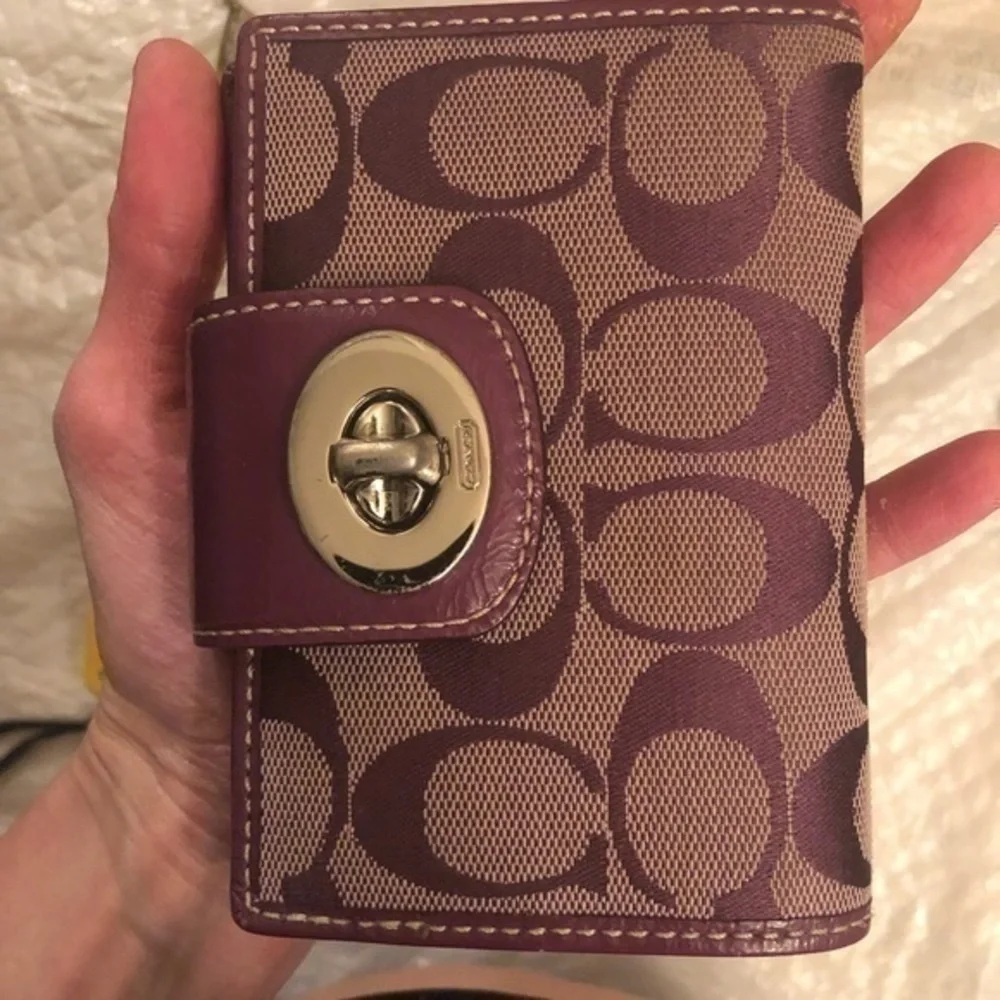Coach signature purple burgundy maroon vintage y2k c compact turnlock wallet